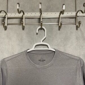 Prana Shirt Men's M Gray Running Gym Pratt Active Performance Training Layering